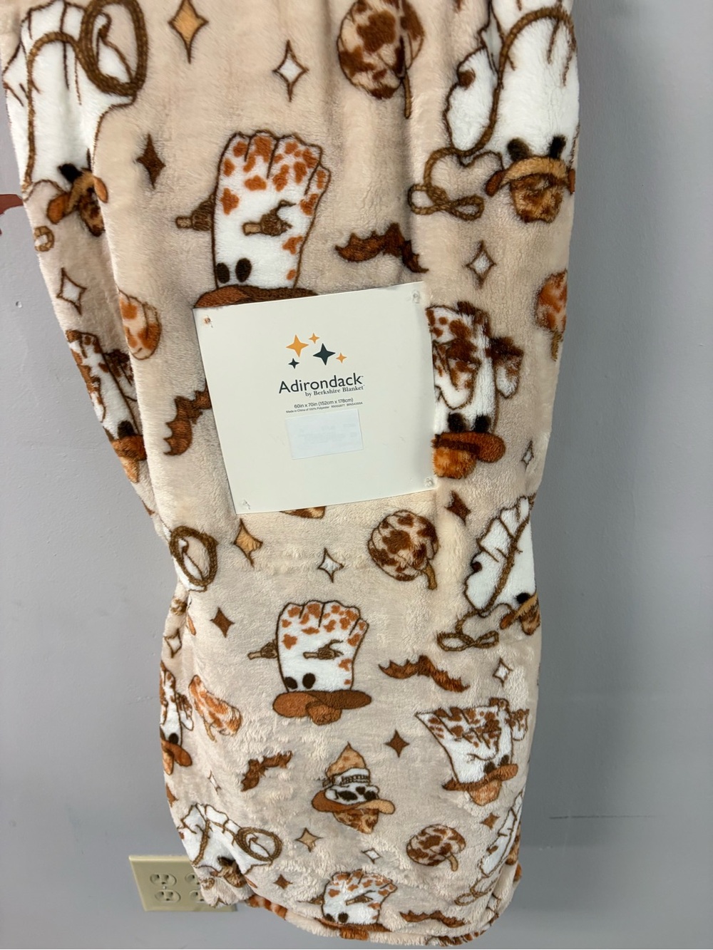 Cozy Halloween western ghost Plush Throw Blanket in Beige and Brown